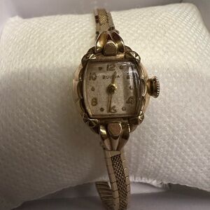 ⭐️1950s Bulova 10K Rolled Gold Plate Women's Watch - Larger Band 7-8”
